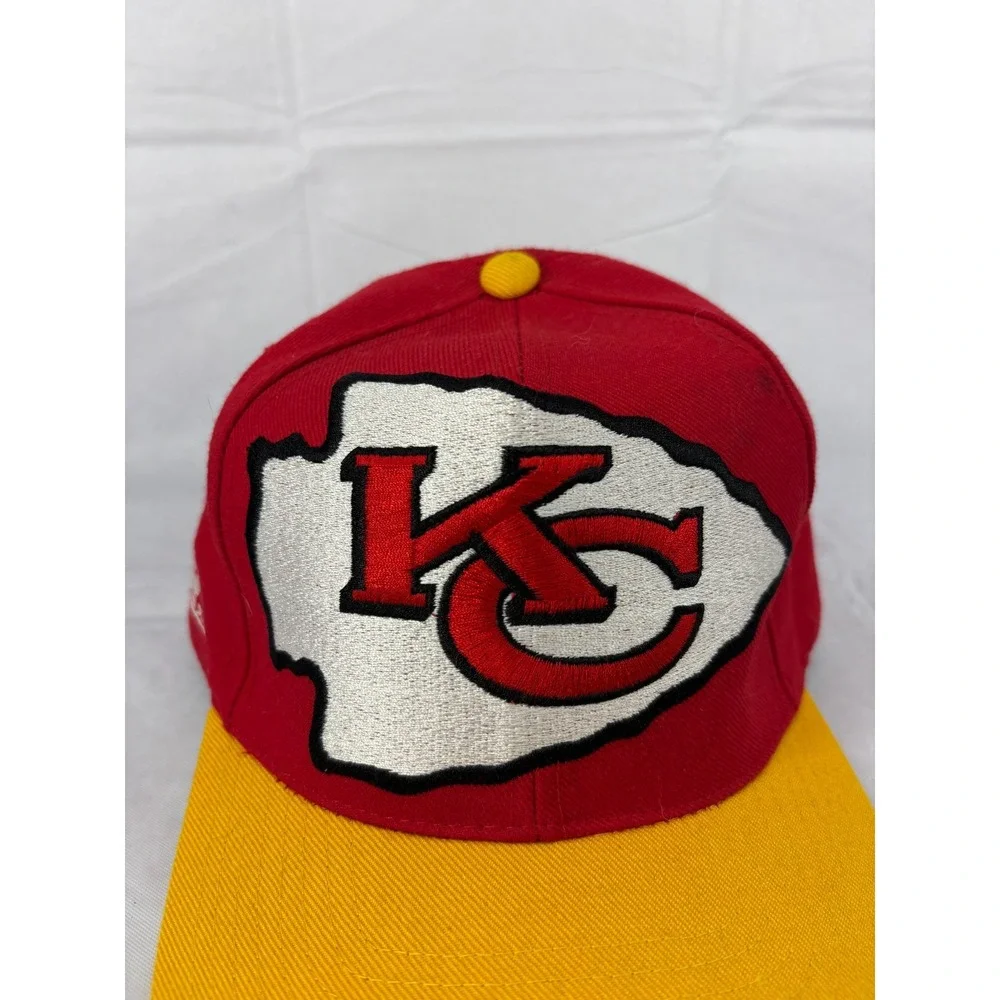 Kansas City Chiefs Apex One NFL Fitted Hat Cap Men Red Yellow 7 1/8 NWOT Vintage